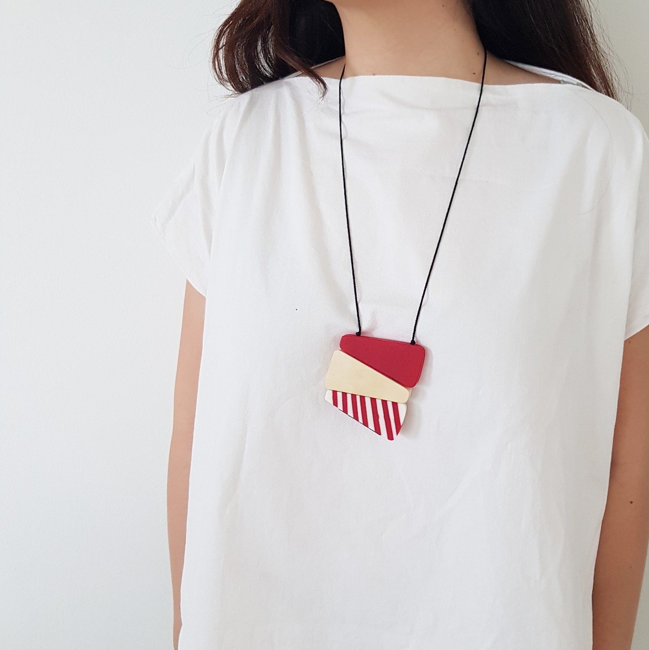 Makona Wooden Red Necklace